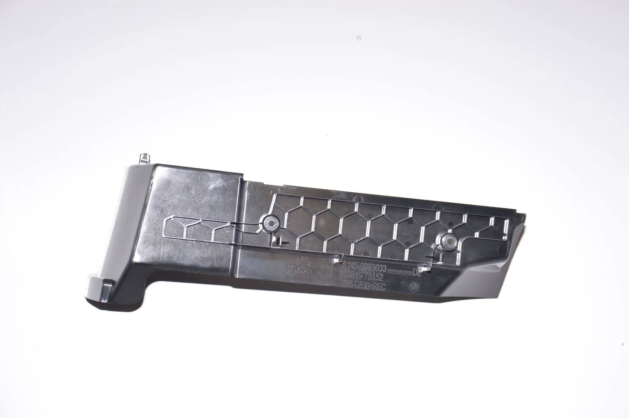 Dashboard Lower Trim – OEM 9283033 · BMW i3 (I01) Electric 2019 – 4