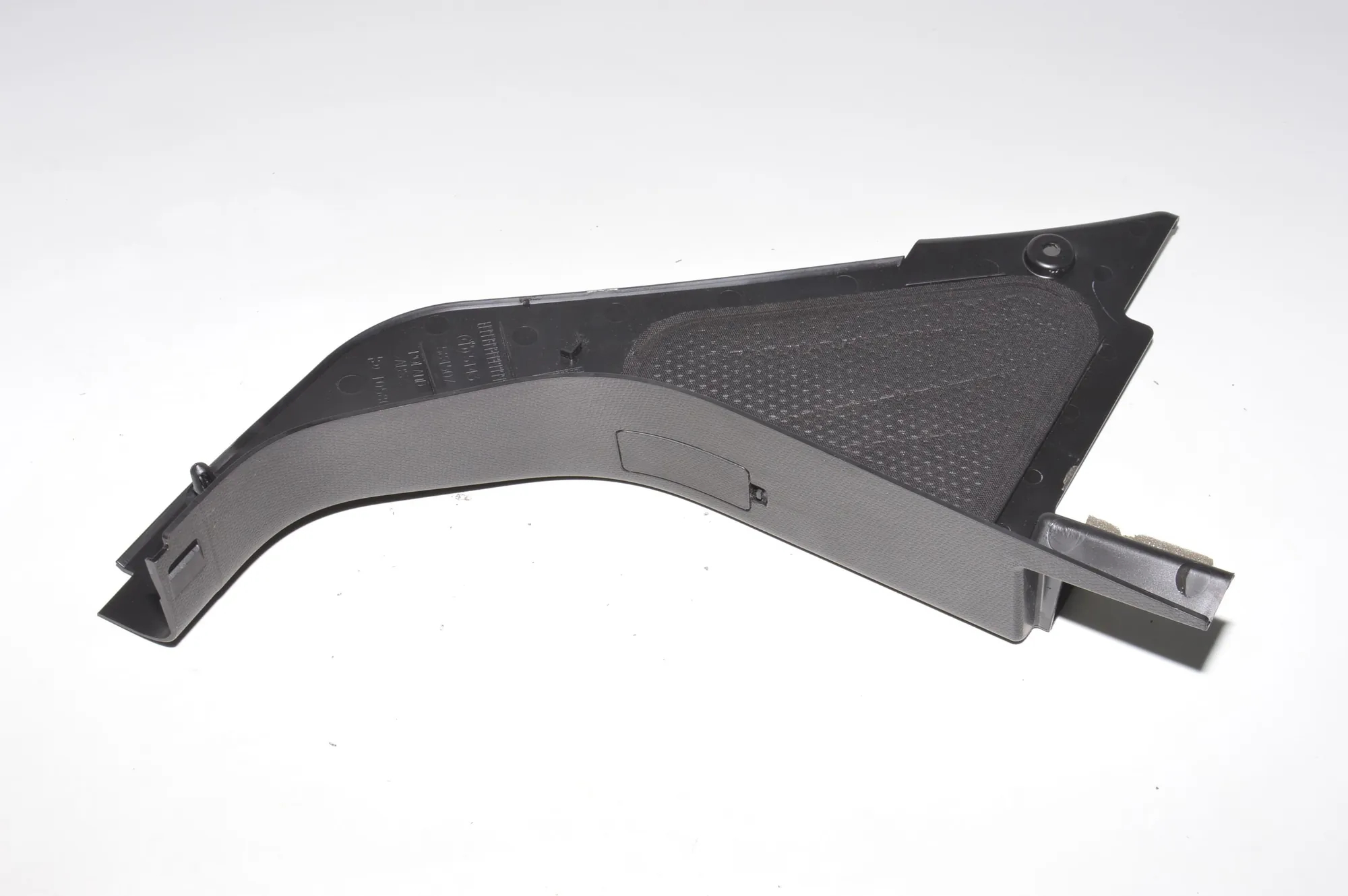 Front Left Interior Step Trim – OEM 7272419 · BMW i3 (I01) Electric 2019 – 4