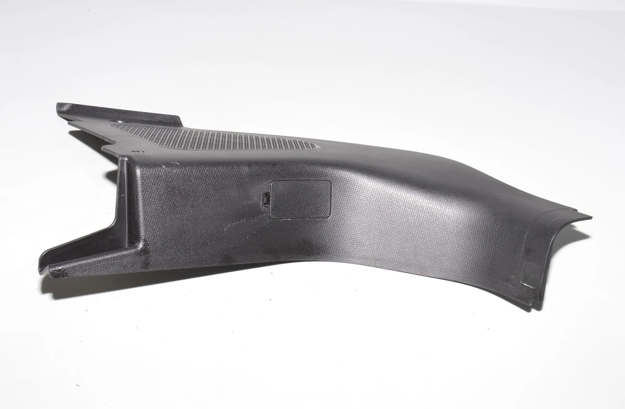 Front Left Interior Step Trim – OEM 7272419 · BMW i3 (I01) Electric 2019 – 2