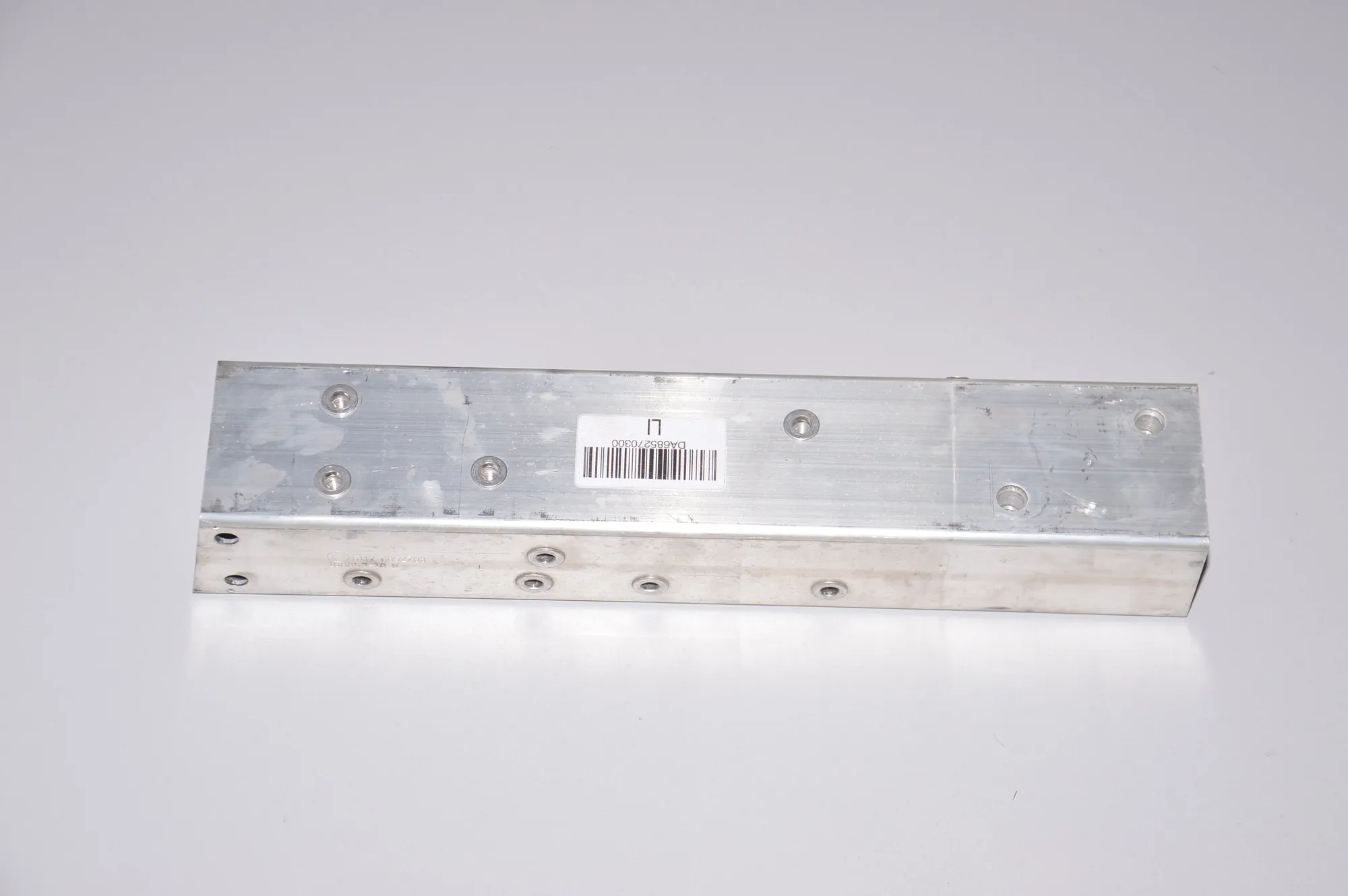 Rear Left Bumper Bracket – OEM 6852703 · BMW i3 (I01) Electric 2019
