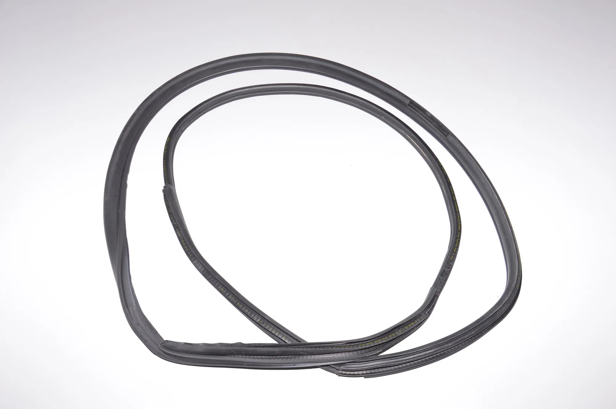 Front Right Door Seal Rubber – OEM 7301742 · BMW i3 (I01) Electric 2019 – 3