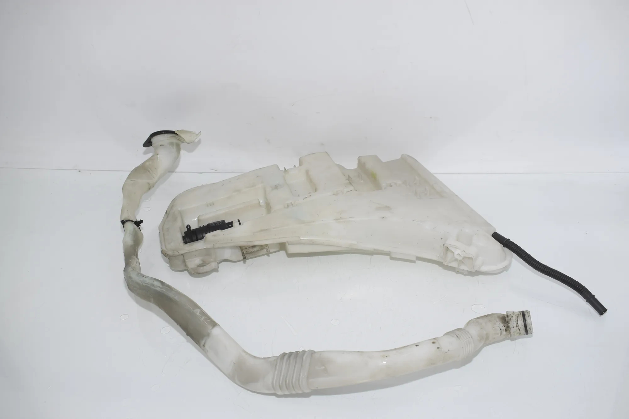 Window Washer Tank – OEM 7178745 · BMW 5 (F10) 525 d 2010 – 3