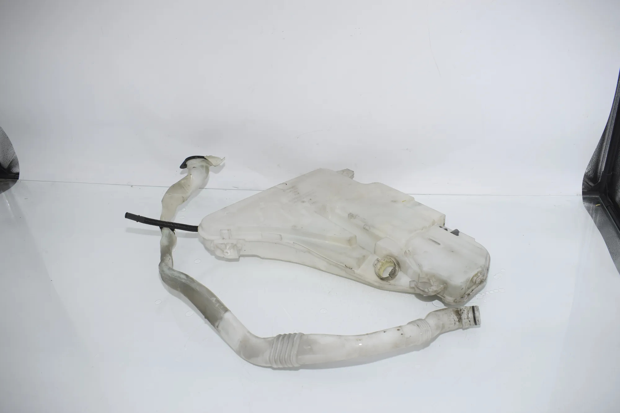 Window Washer Tank – OEM 7178745 · BMW 5 (F10) 525 d 2010 – 4