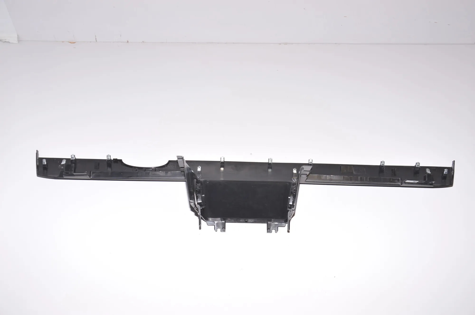 Dashboard Lower Trim – OEM 9303498 · BMW i3 (I01) Electric 2019 – 7