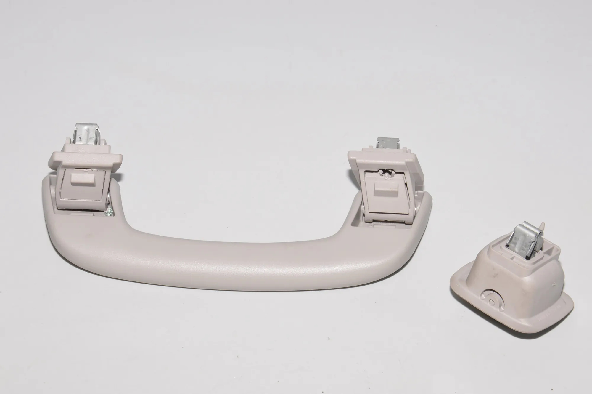 Front Left Roof Handle – OEM 7359436 · BMW i3 (I01) Electric 2019 – 4