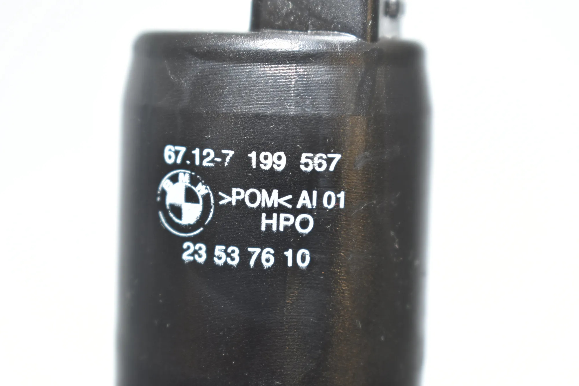 Washer Tank Motor – OEM 7199567 · BMW X1 (E84) sDrive 20 d 2009 – 4