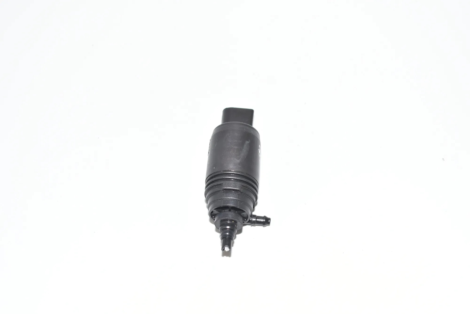 Washer Tank Motor – OEM 7199567 · BMW X1 (E84) sDrive 20 d 2009 – 2