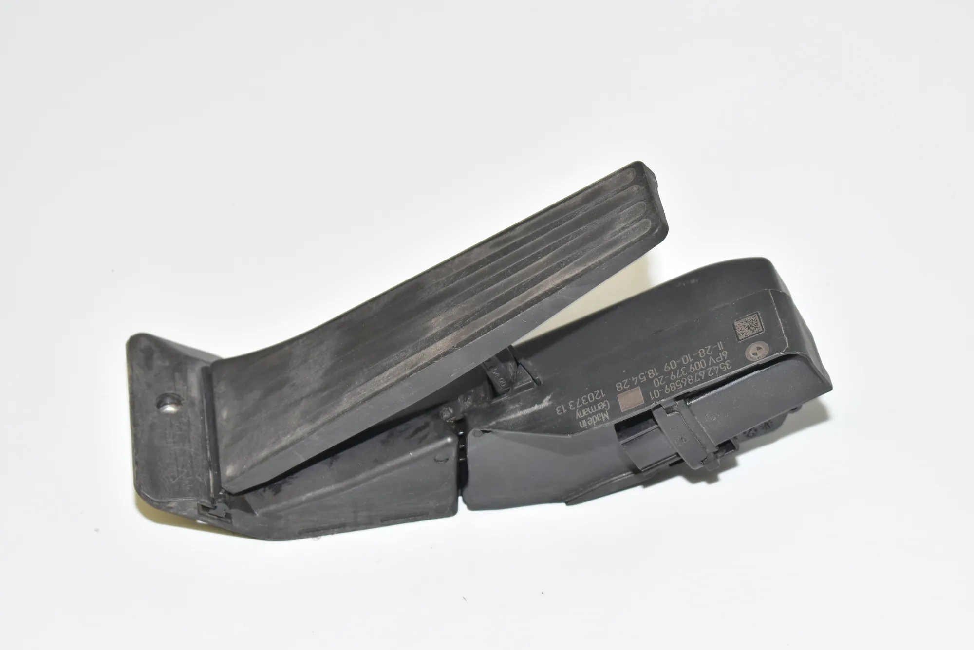 Throttle Pedal – OEM 6786589 · BMW X1 (E84) sDrive 20 d 2009 – 2