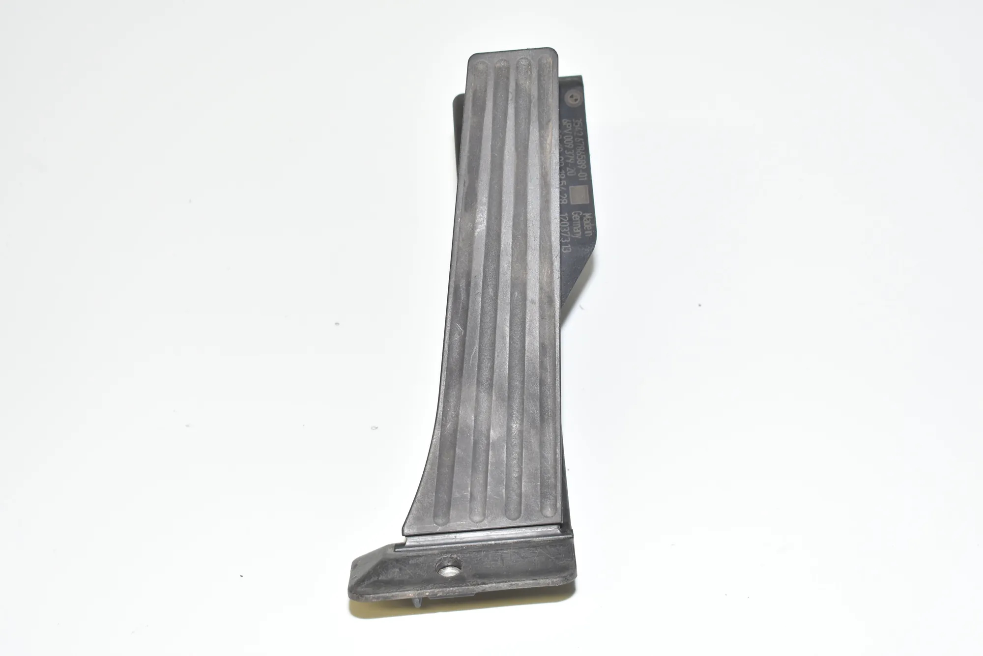 Throttle Pedal – OEM 6786589 · BMW X1 (E84) sDrive 20 d 2009