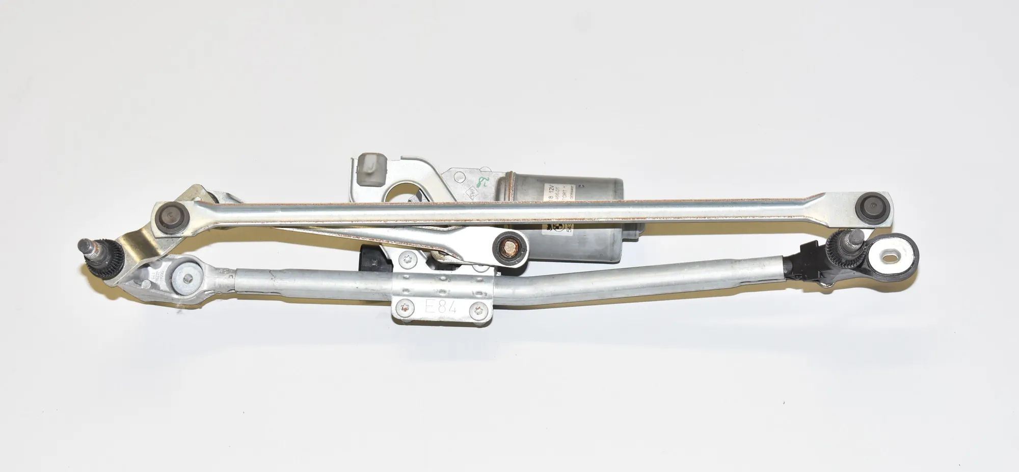 Front Windshield Wiper Mechanism – OEM 2992466 · BMW X1 (E84) sDrive 20 d 2009 – 2