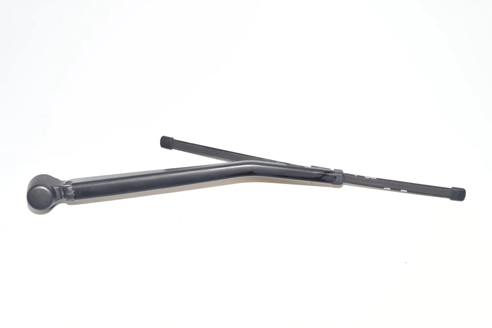 Tailgate Window Wiper Arm – OEM 7138507 · BMW X1 (E84) sDrive 20 d 2009 – 4