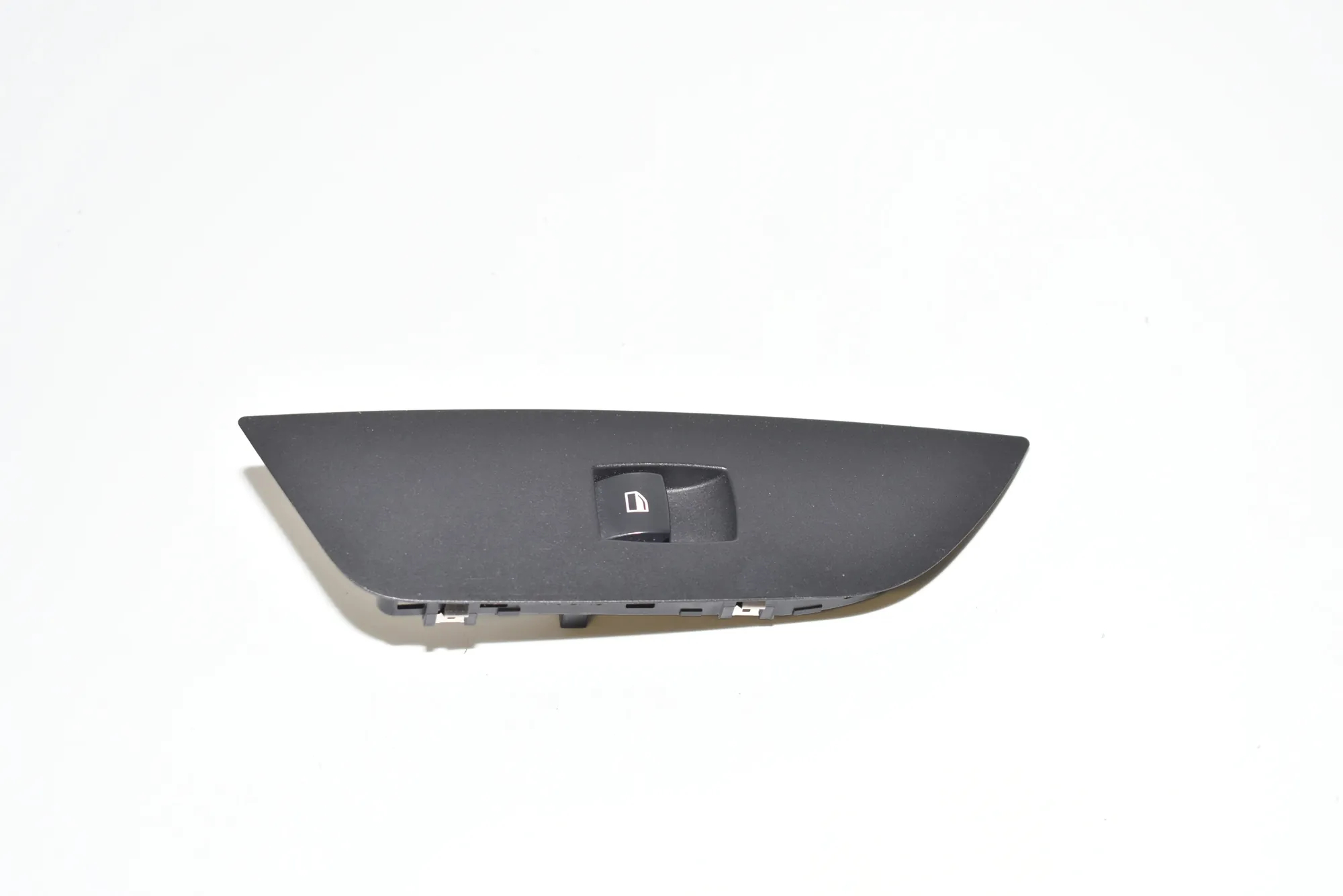 Front Left Door Window Switch – OEM 6935534 · BMW X1 (E84) sDrive 20 d 2009
