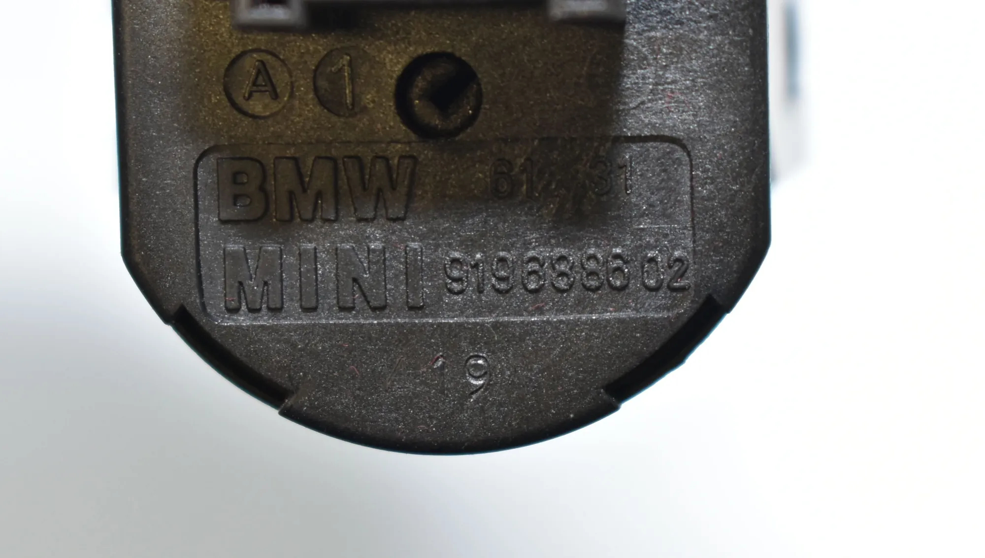 SRS Switch – OEM 9196886 · BMW X1 (E84) sDrive 20 d 2009 – 4
