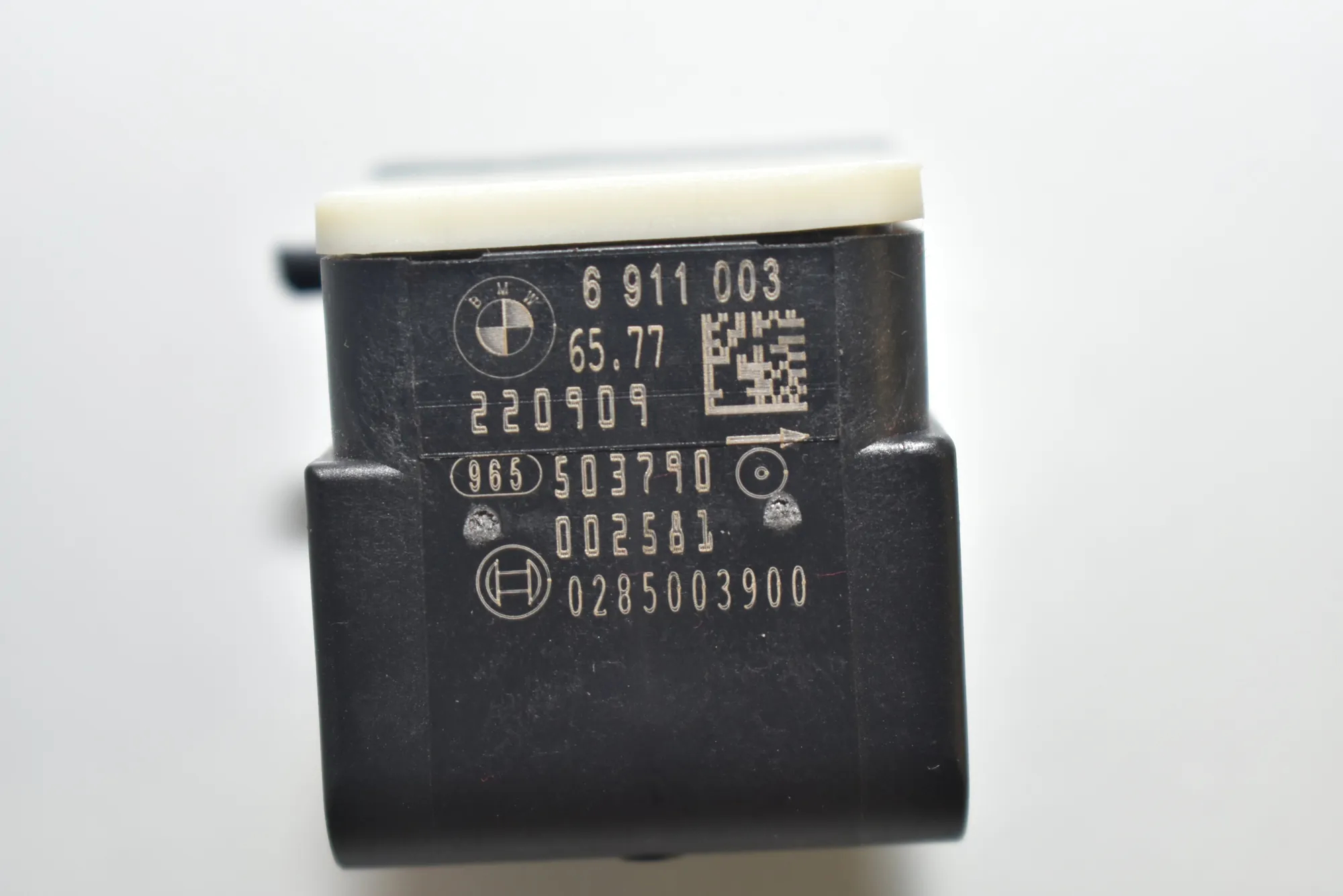 Front Right Impact Sensor – OEM 6911003 · BMW X1 (E84) sDrive 20 d 2009 – 5