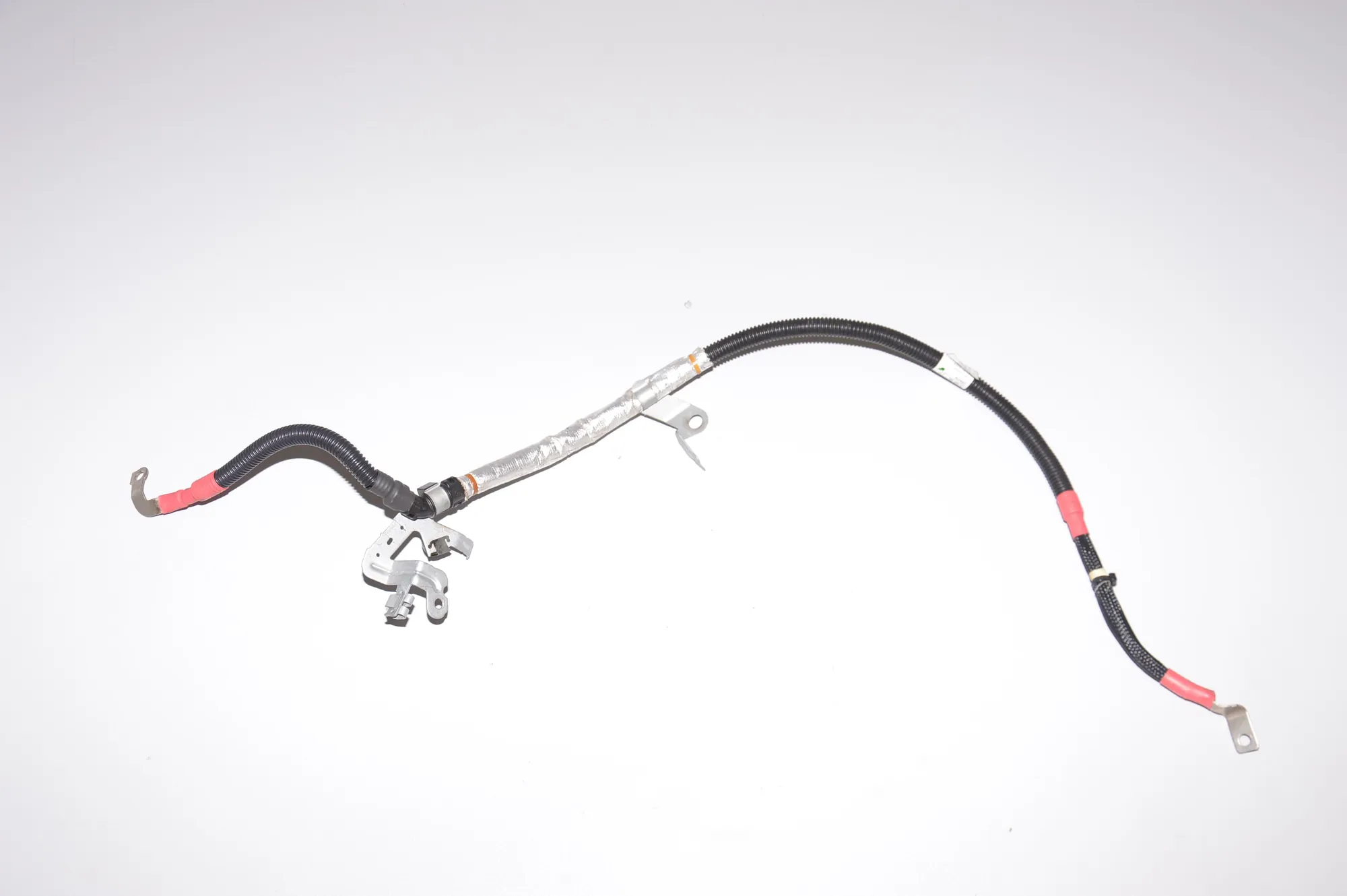Positive Battery Cable – OEM 8680385 · BMW BMW 5 (G30) 2017