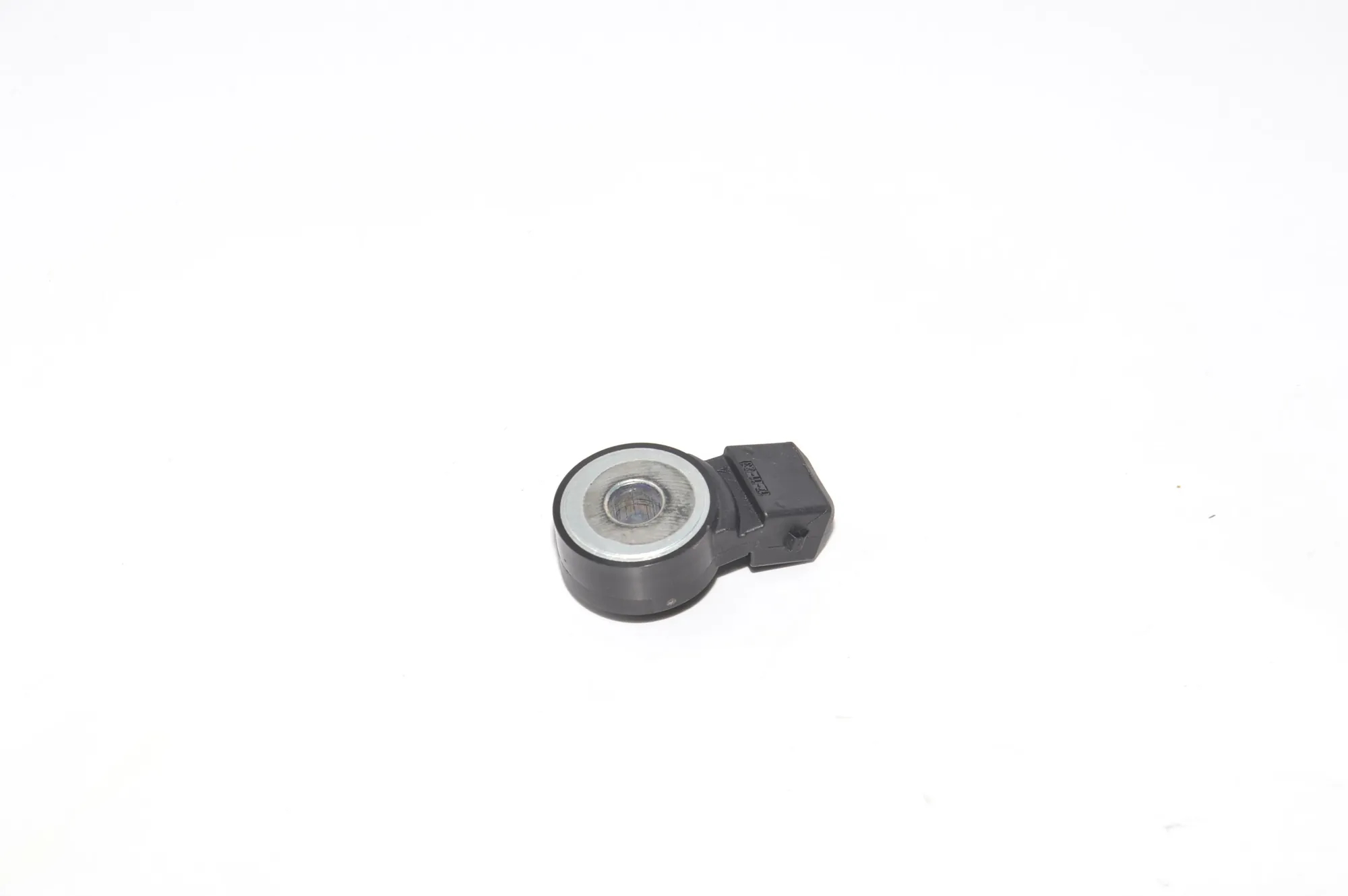 Engine Knock Sensor – OEM 0261231224 · BMW BMW 5 (G30) 2017 – 5