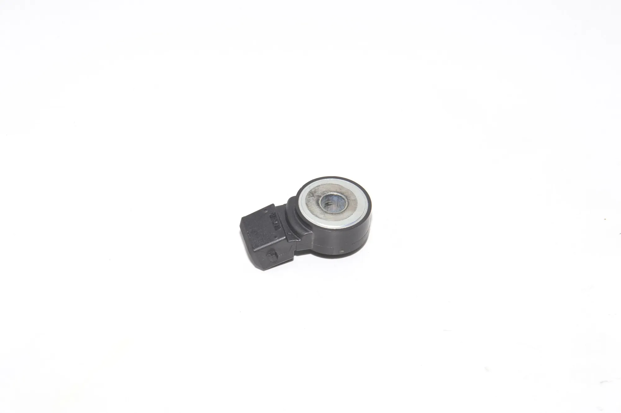 Engine Knock Sensor – OEM 0261231224 · BMW BMW 5 (G30) 2017 – 4