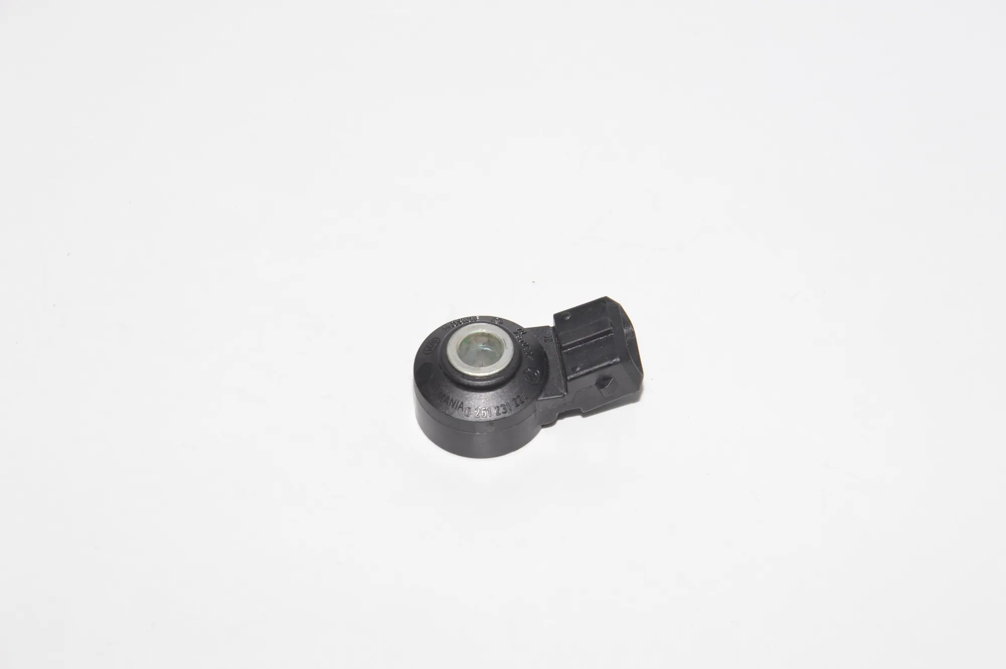 Engine Knock Sensor – OEM 0261231224 · BMW BMW 5 (G30) 2017