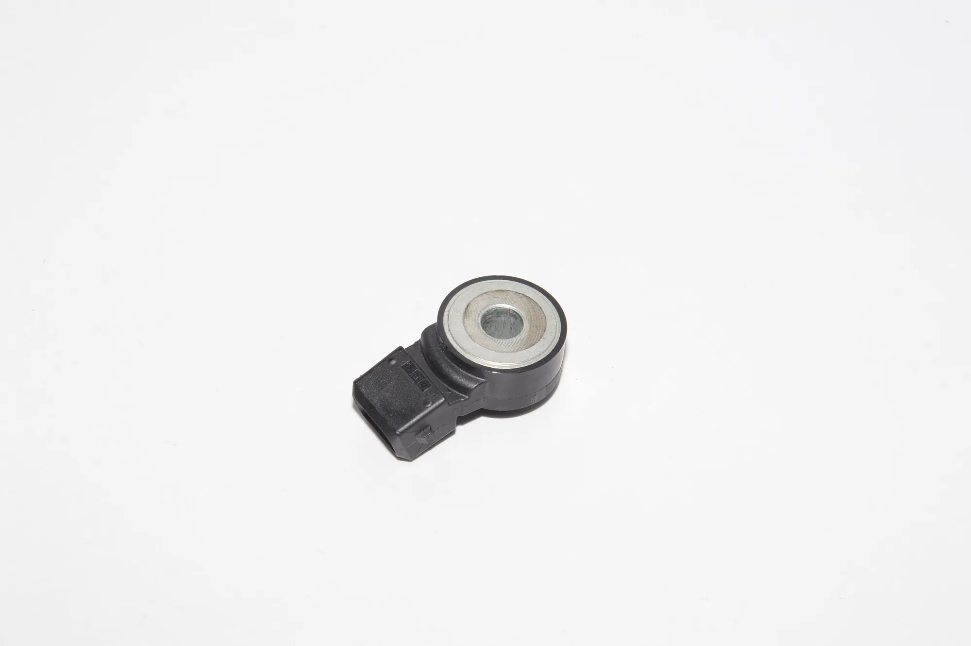 Engine Knock Sensor – OEM 0261231224 · BMW BMW 5 (G30) 2017 – 4