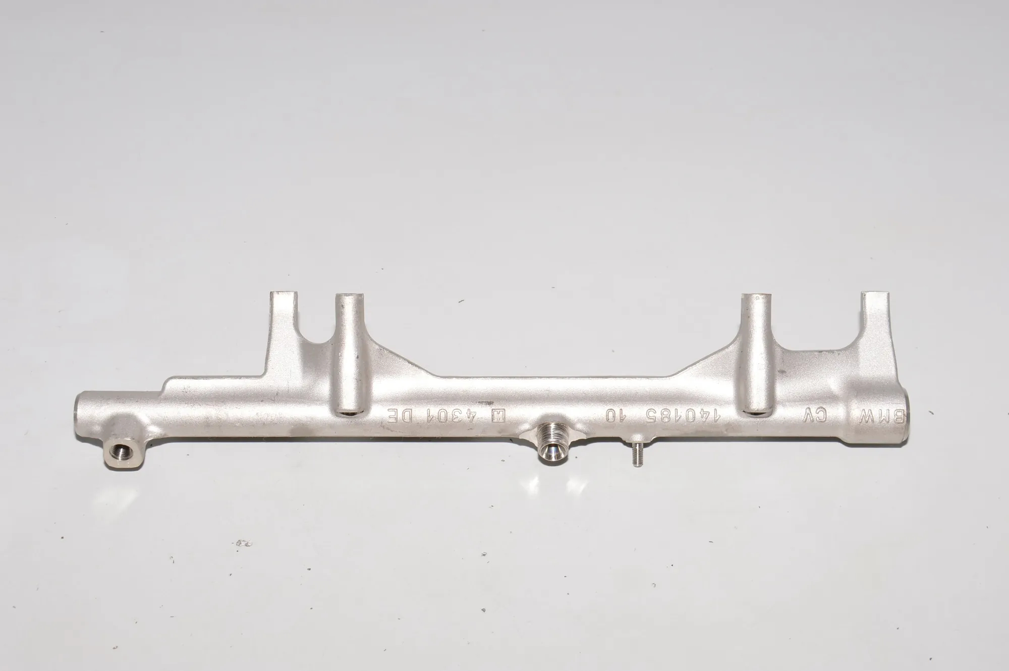 Fuel Rail – OEM 7639979 · BMW BMW 5 (G30) 2017