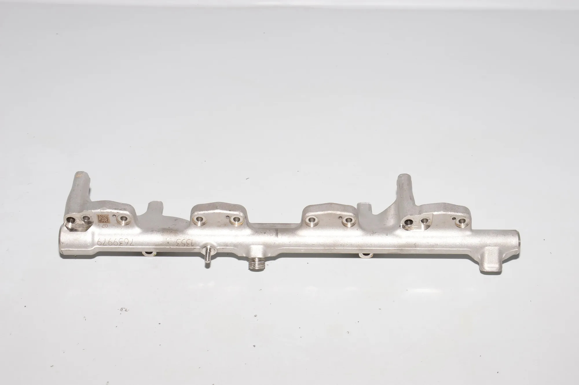 Fuel Rail – OEM 7639979 · BMW BMW 5 (G30) 2017 – 3
