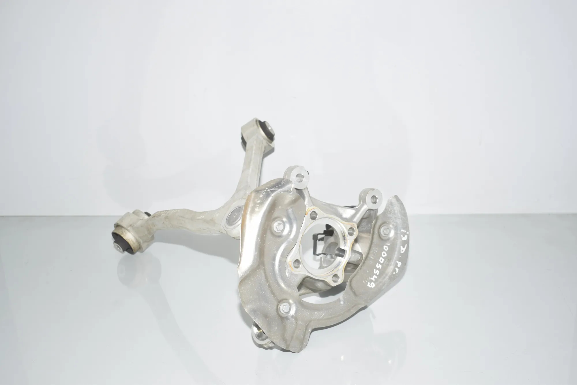 Front Right Wheel Hub – OEM 6863740 · BMW i3 (I01) Electric 2019