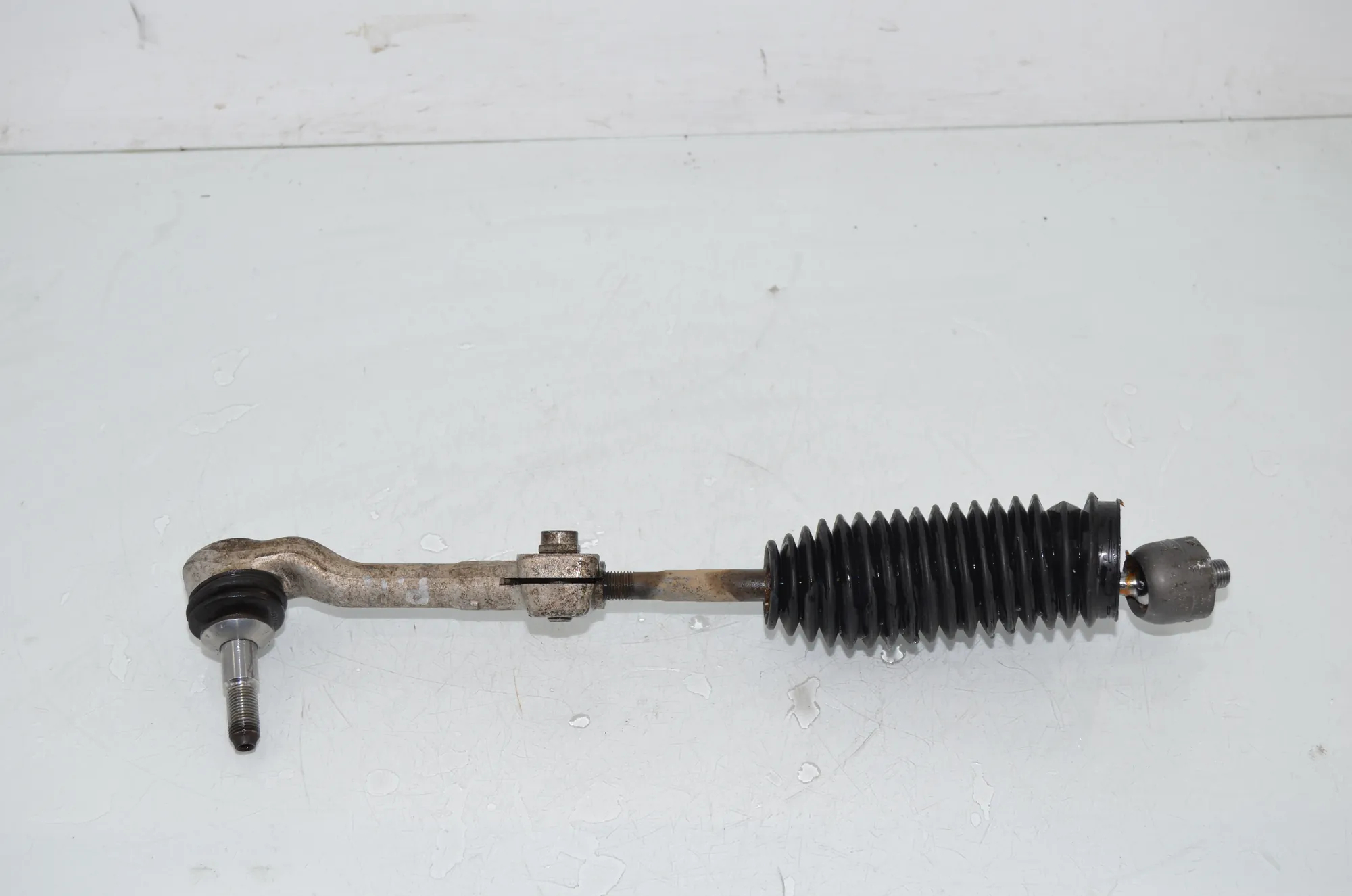 Left Side Steering Tie Rod – OEM 6851409 · BMW i3 (I01) s Range Extender 2019