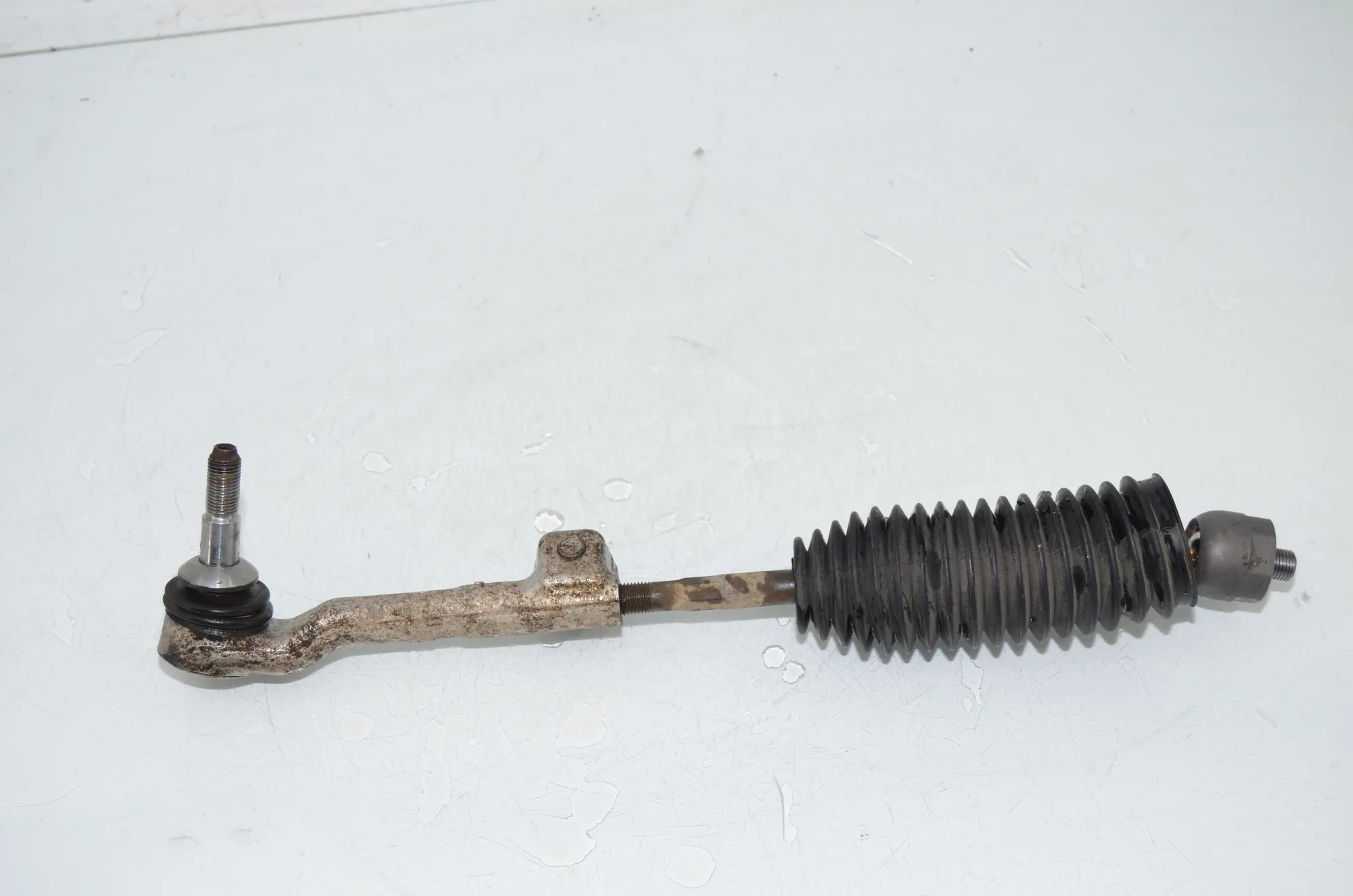 Left Side Steering Tie Rod – OEM 6851409 · BMW i3 (I01) s Range Extender 2019 – 4