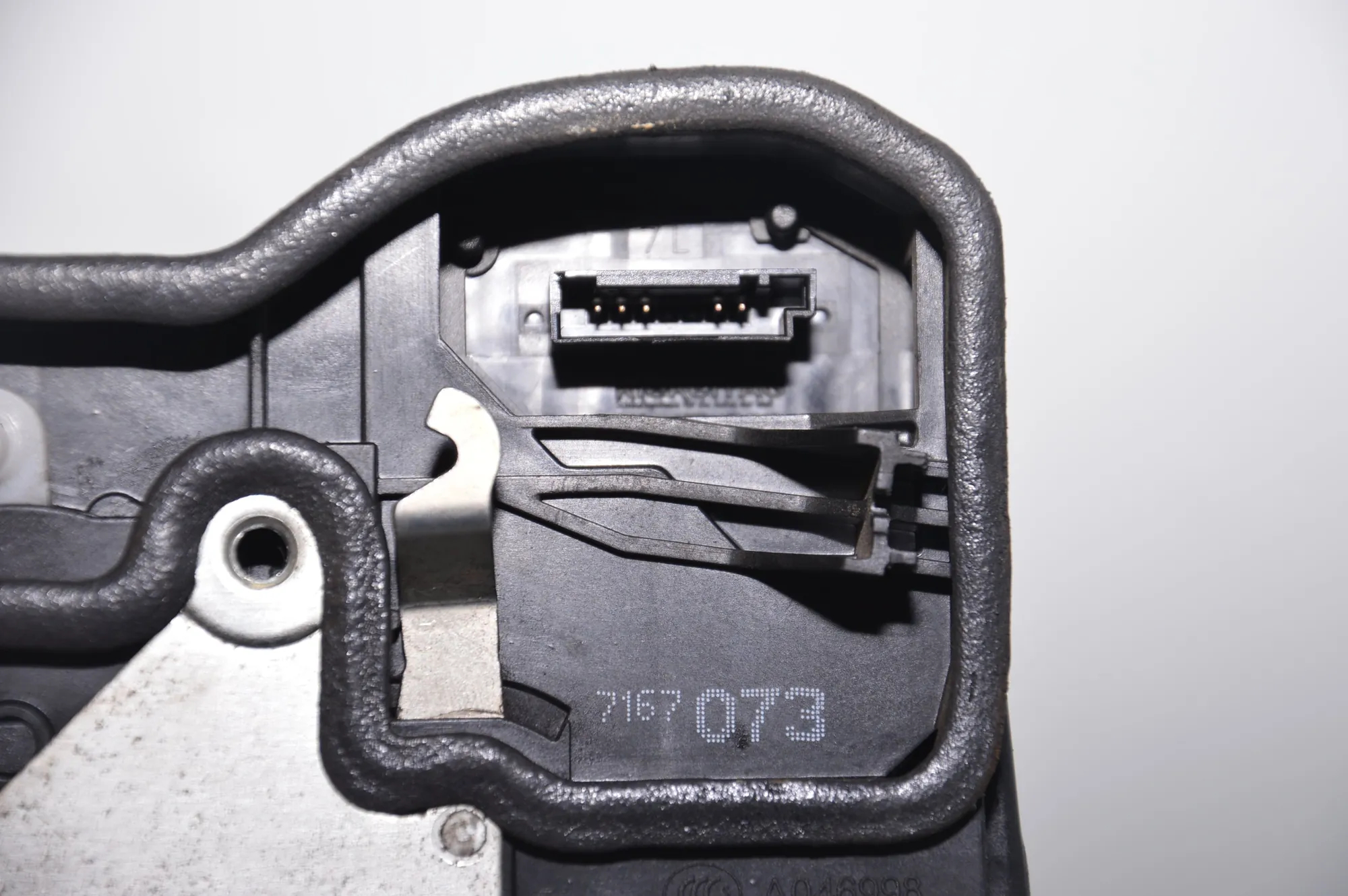 Front Left Door Lock – OEM 7167073 · BMW X3 (E83) xDrive 30 d 2007 – 4