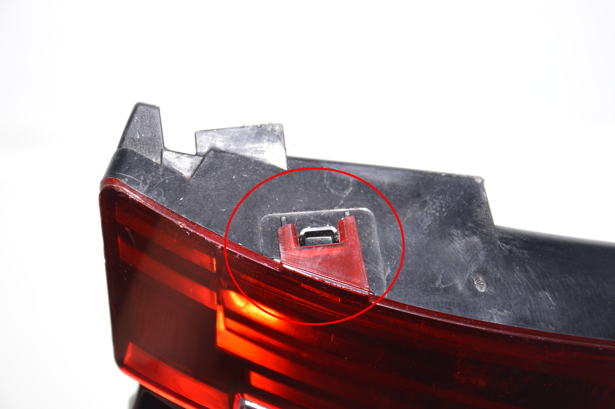 Right Side Tailgate Tail Light – OEM 7389606 · BMW i3 (I01) BMW i3 (I01) Hybrid 2014 – 7