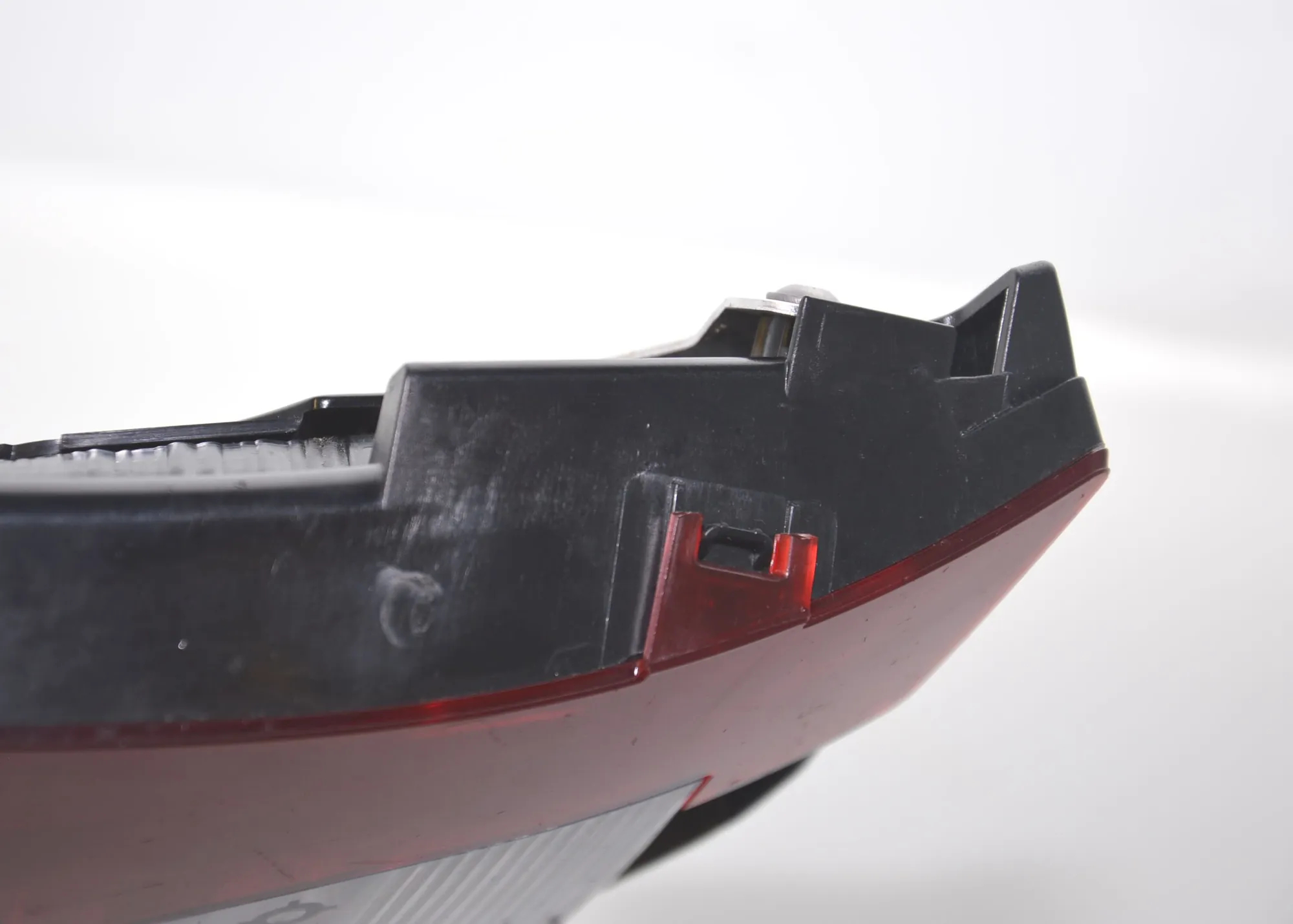 Left Side Tailgate Tail Light – OEM 7389605 · BMW i3 (I01) BMW i3 (I01) Hybrid 2014 – 7