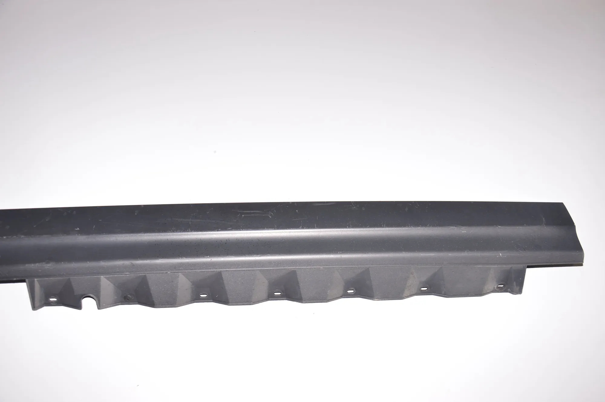 Right Side Plastic Sideskirt Cover – OEM 3330866 · BMW X3 (E83) xDrive 30 d 2007 – 3