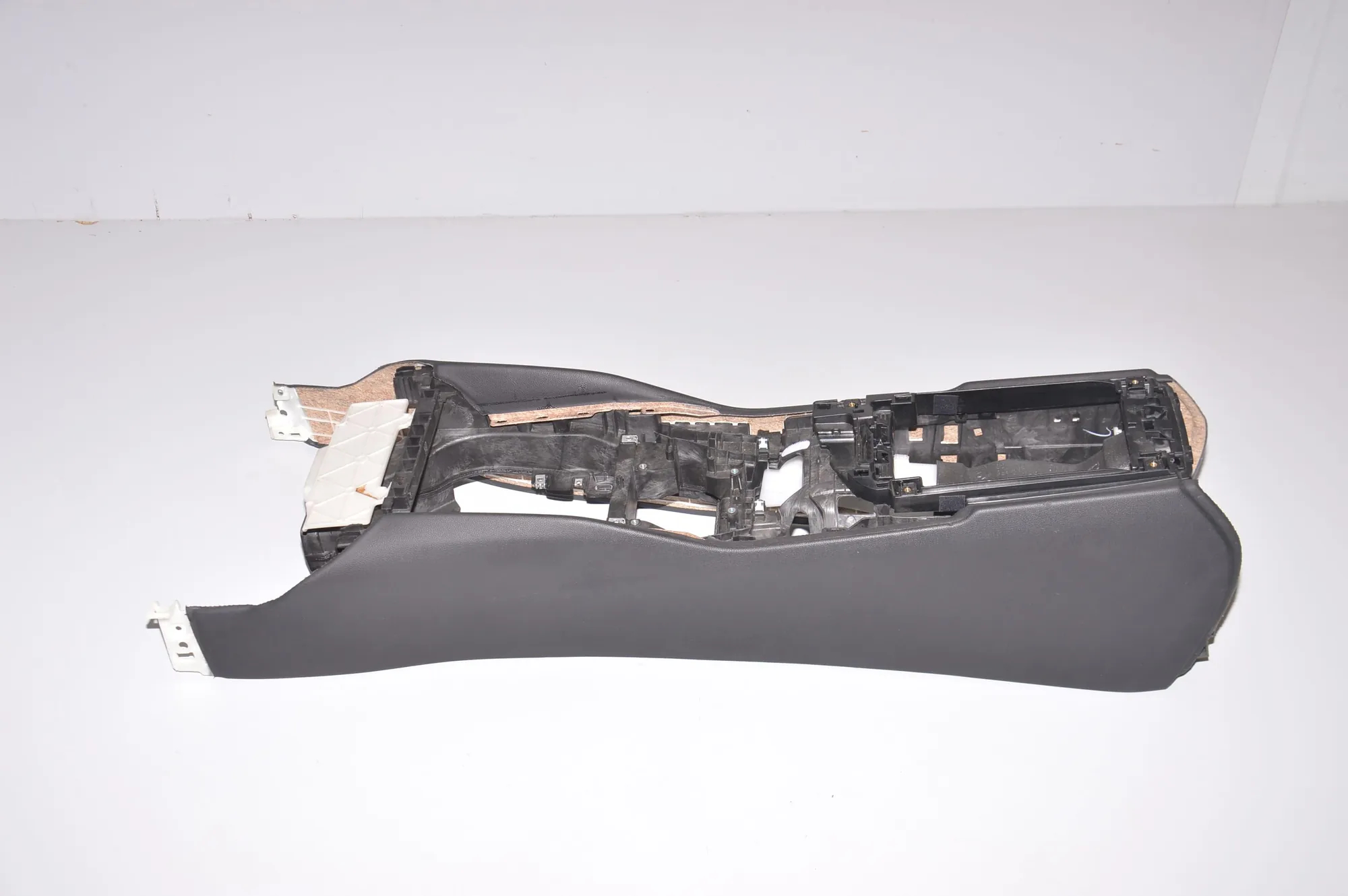 Center Console – OEM 9362721 · BMW 5 (G30) BMW 5 (G30) 2018