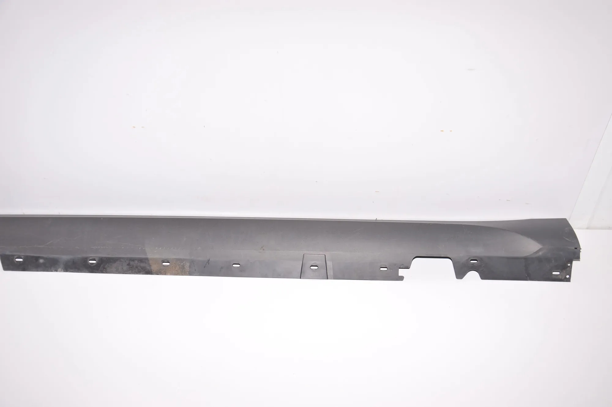 Left Side Plastic Sideskirt Cover – OEM 2990169 · BMW X1 (E84) sDrive 20 d 2009 – 3