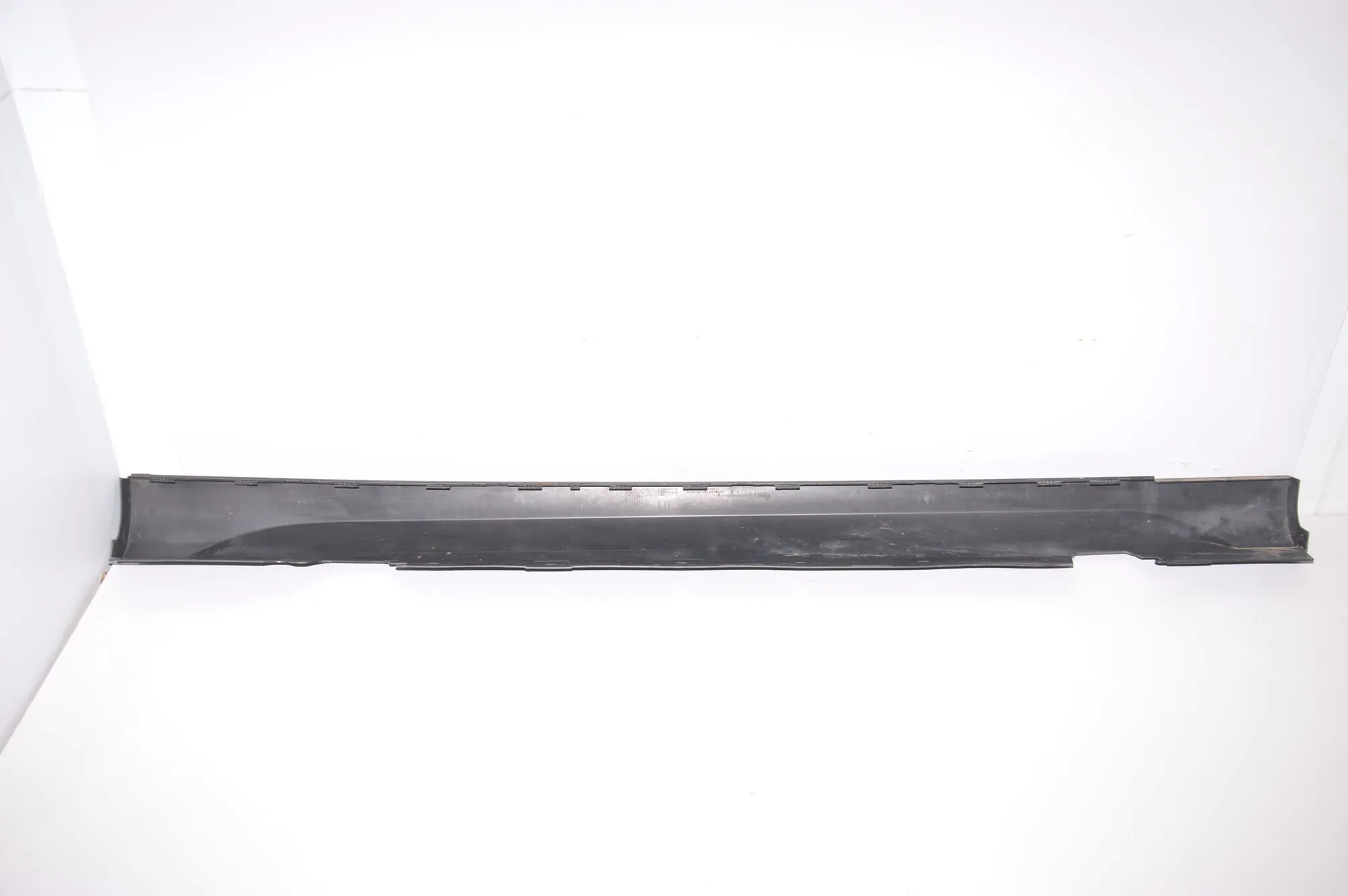 Left Side Plastic Sideskirt Cover – OEM 2990169 · BMW X1 (E84) sDrive 20 d 2009 – 7