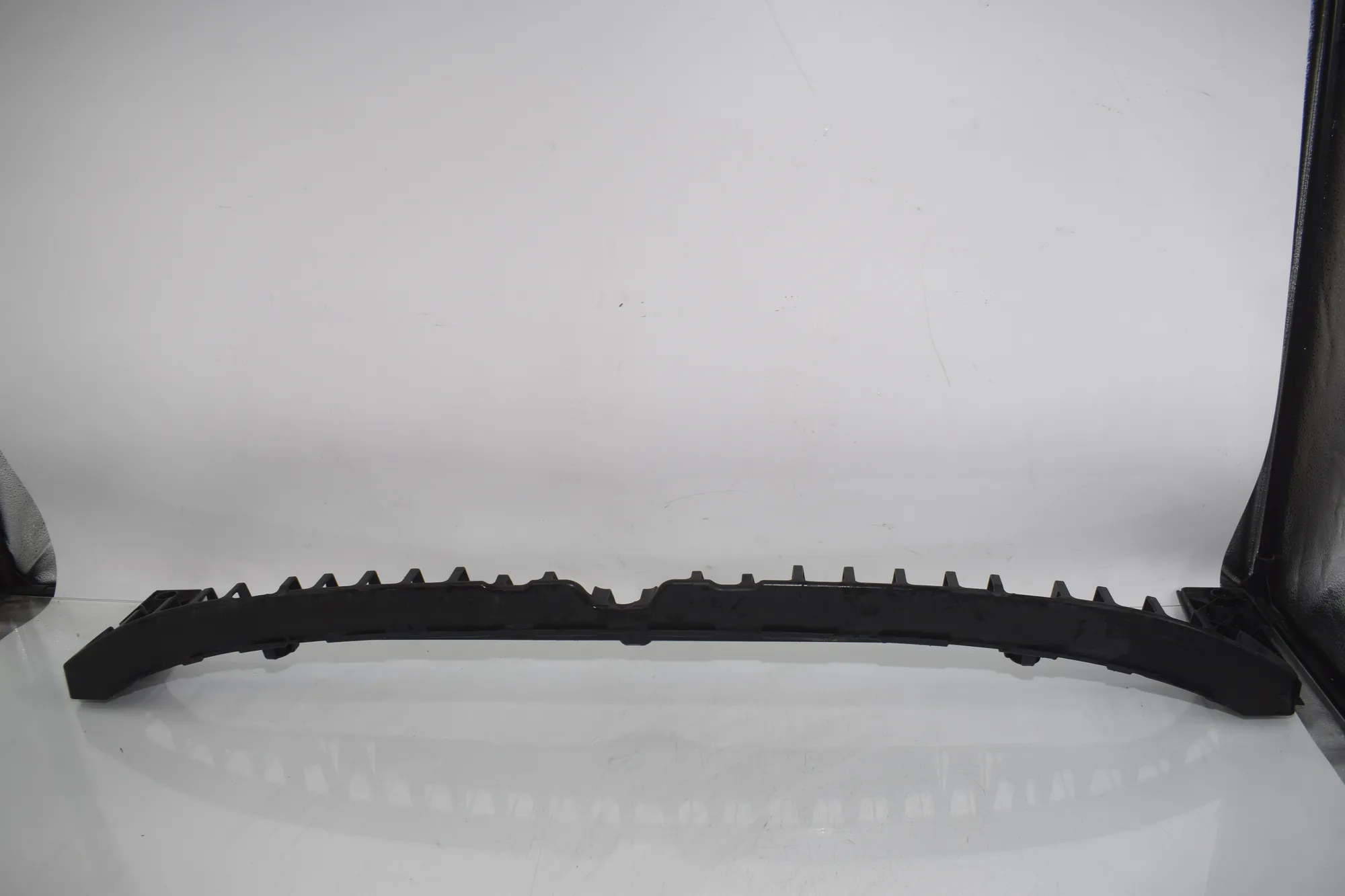 Rear Bumper Middle Bracket – OEM 7296779 · BMW i3 (I01) s Range Extender 2019