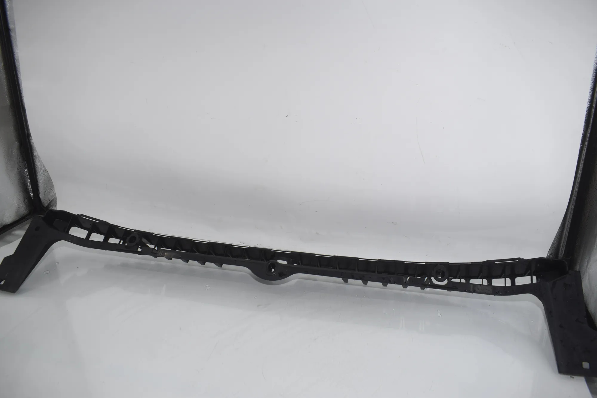 Rear Bumper Middle Bracket – OEM 7296779 · BMW i3 (I01) s Range Extender 2019 – 3