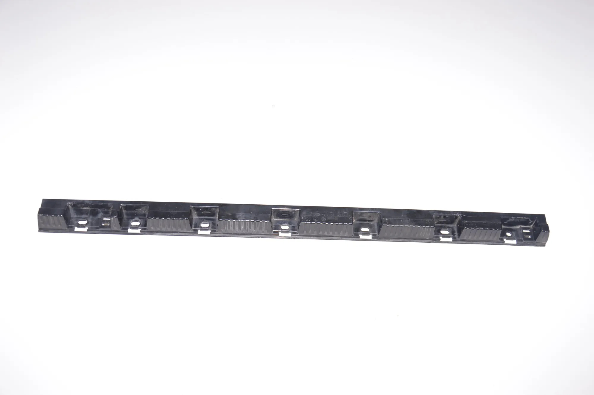Front Right Side Sideskirt Holder – OEM 2991494 · BMW X1 (E84) sDrive 20 d 2009