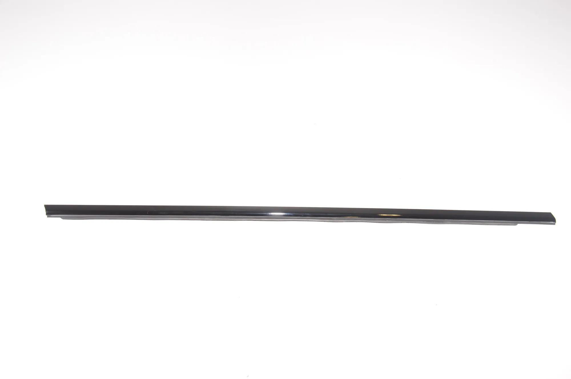 Front Left Door Vertical Trim – OEM 7312991 · BMW i8 (I12) BMW i8 (I12) hybrid 2015