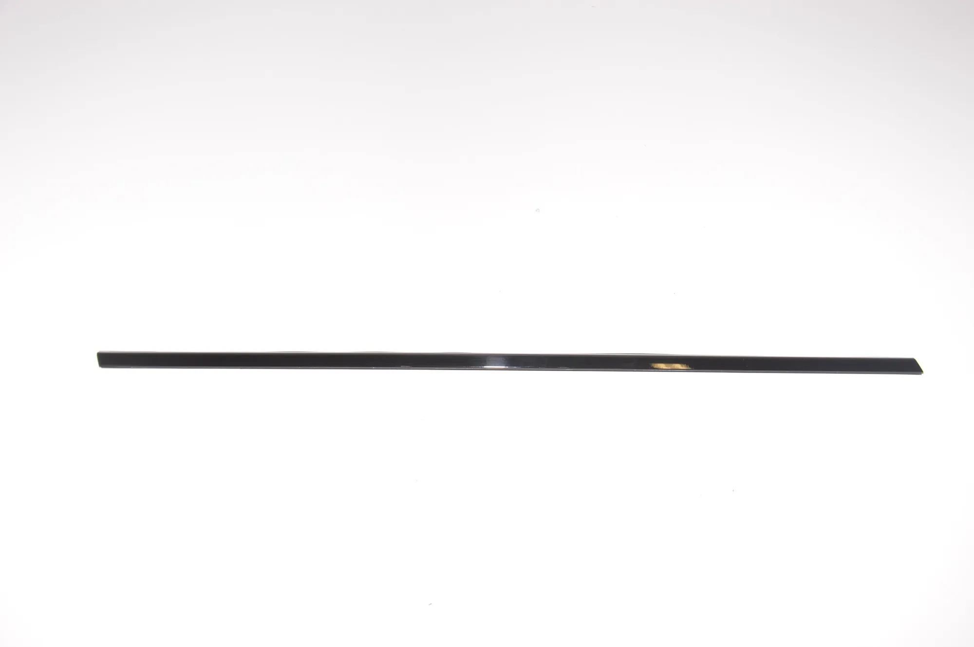 Front Left Door Vertical Trim – OEM 7312991 · BMW i8 (I12) BMW i8 (I12) hybrid 2015 – 3