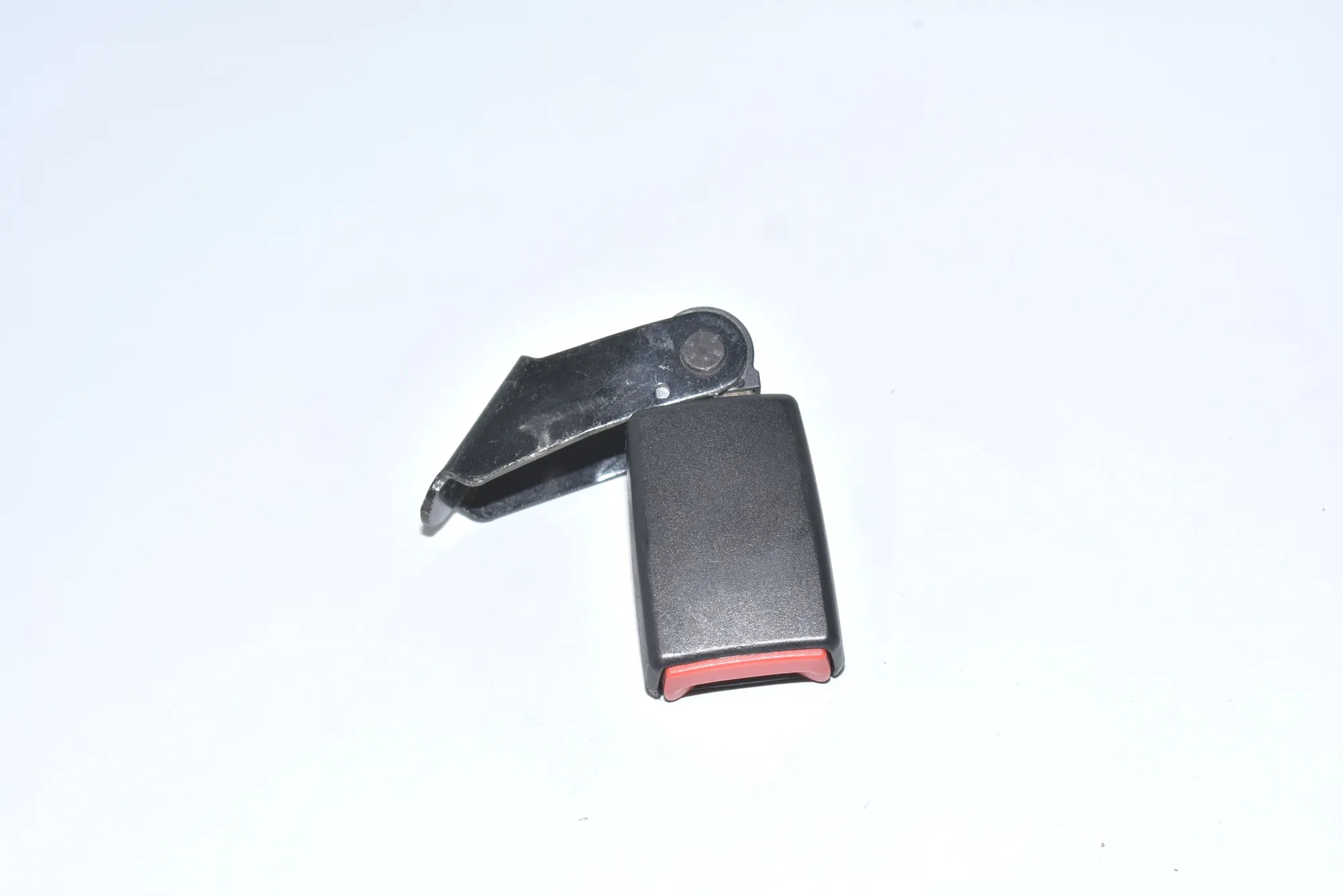 Rear Right Seat Buckle – OEM 3448370 · BMW X3 (E83) xDrive 30 d 2007 – 2