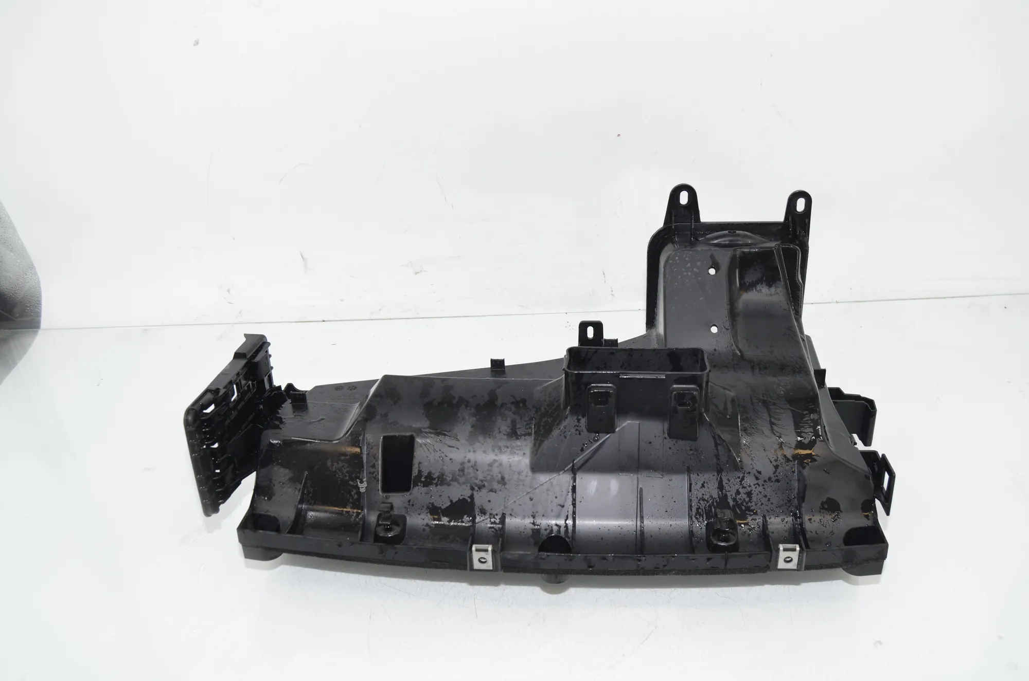 Other Body Parts – OEM 9266839 · BMW i3 (I01) s Range Extender 2019