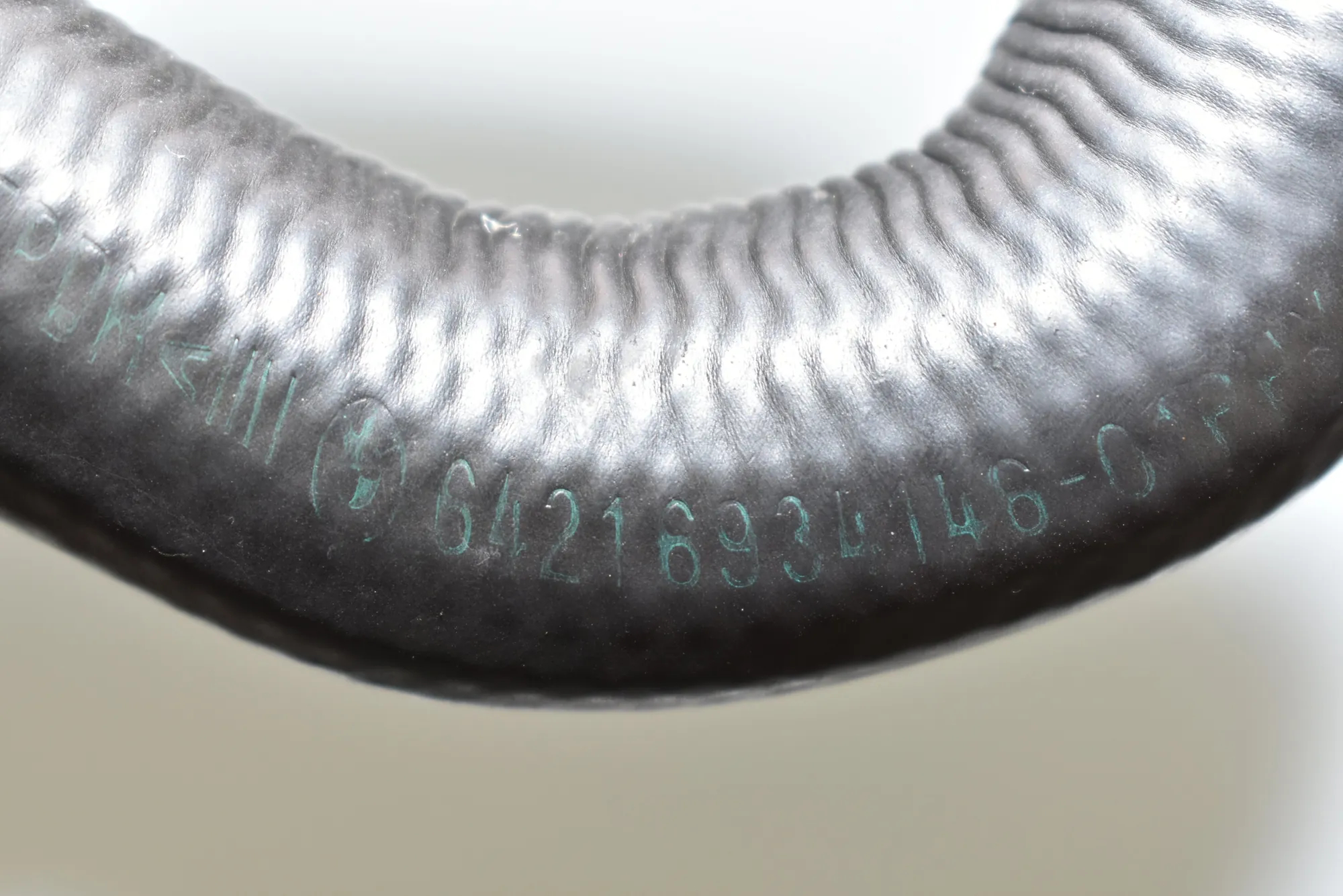 Pipe Hose – OEM 6934146 · BMW 7 (E65, E66, E67) 745 d 2005 – 4