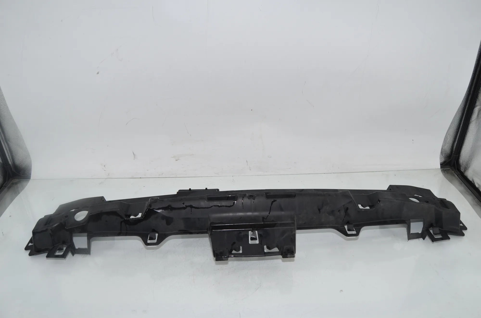 Rear Bumper Middle Bracket – OEM 7462344 · BMW i3 (I01) s Range Extender 2019