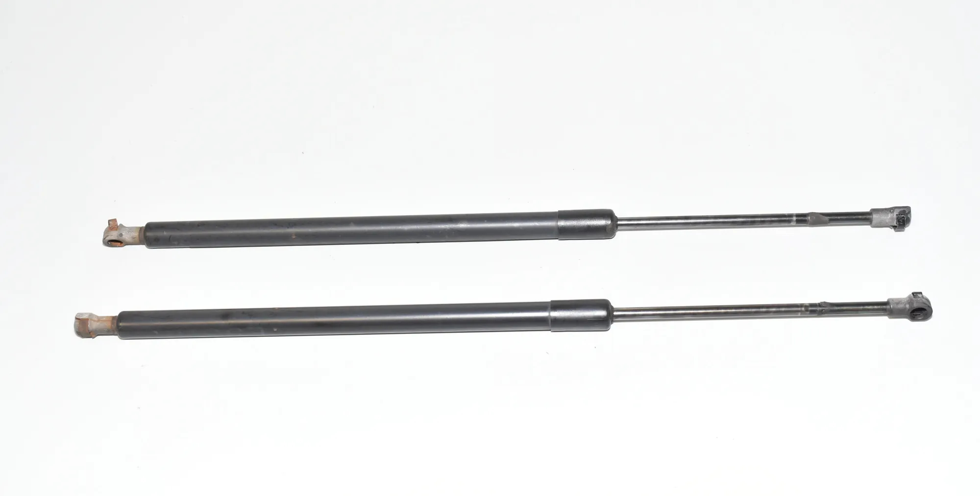 Right Side Tailgate Gas Strut – OEM 8402405 · BMW X5 (E53) 3.0 d 2006