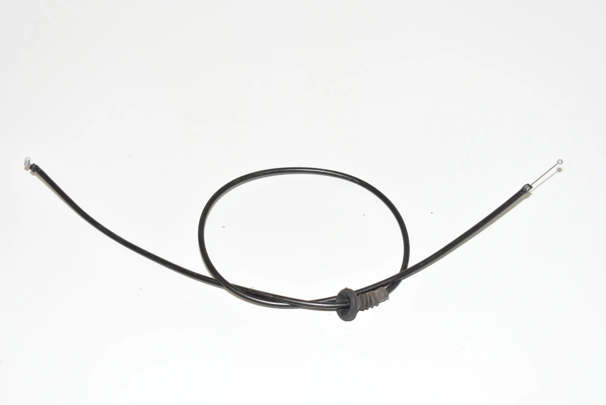 Bonnet Lock Cable – OEM 7201904 · BMW 3 (E90) 318 d 2009 – 3