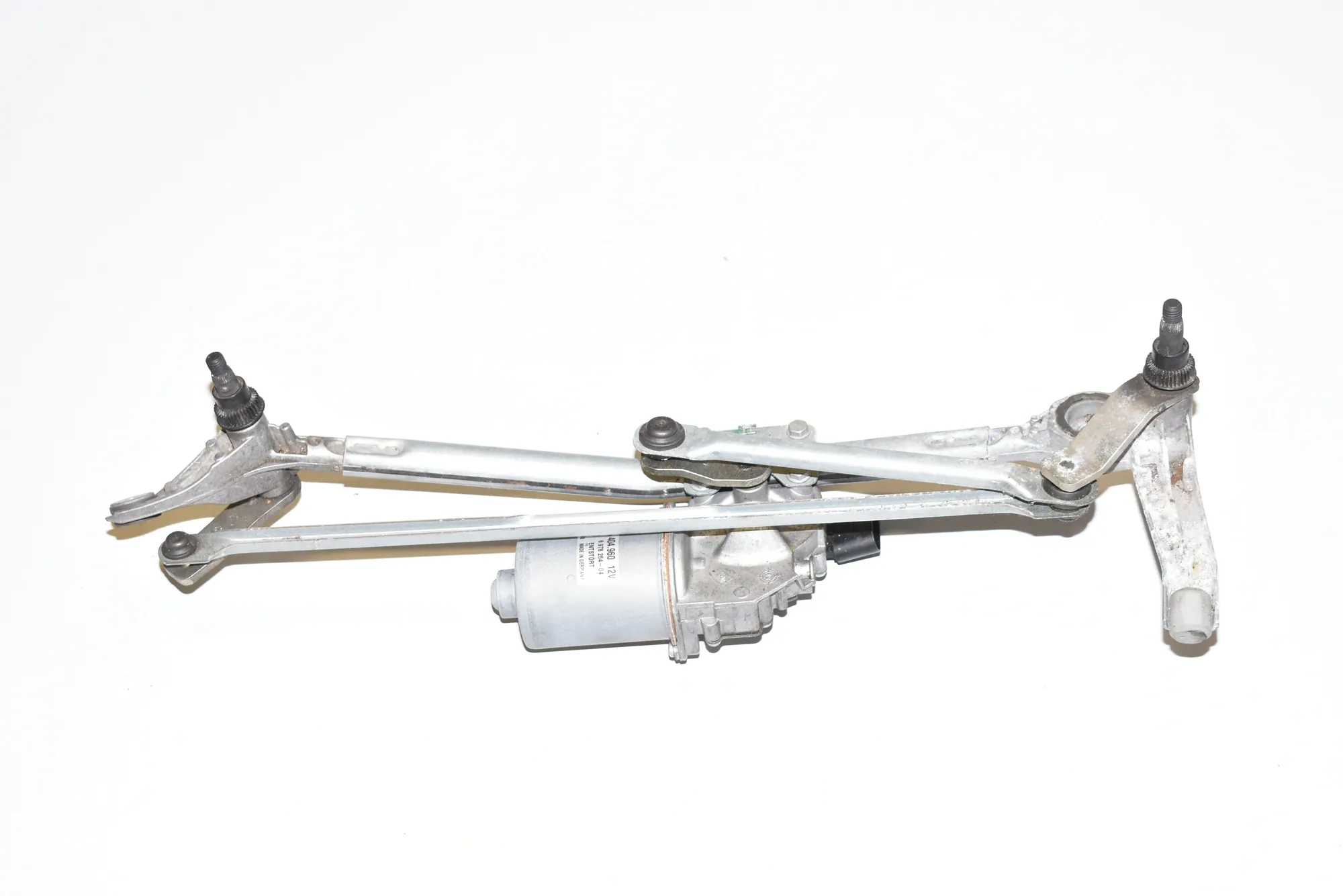 Front Windshield Wiper Mechanism – OEM 6978264 · BMW 3 (E90) 318 d 2009 – 3