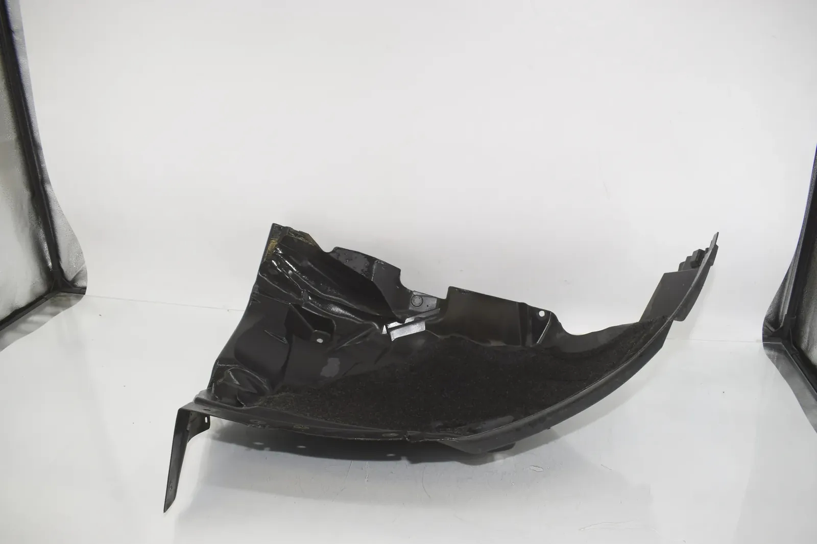 Front Left Arch Liner Rear Part – OEM 7368601 · BMW i3 (I01) s Range Extender 2019 – 3