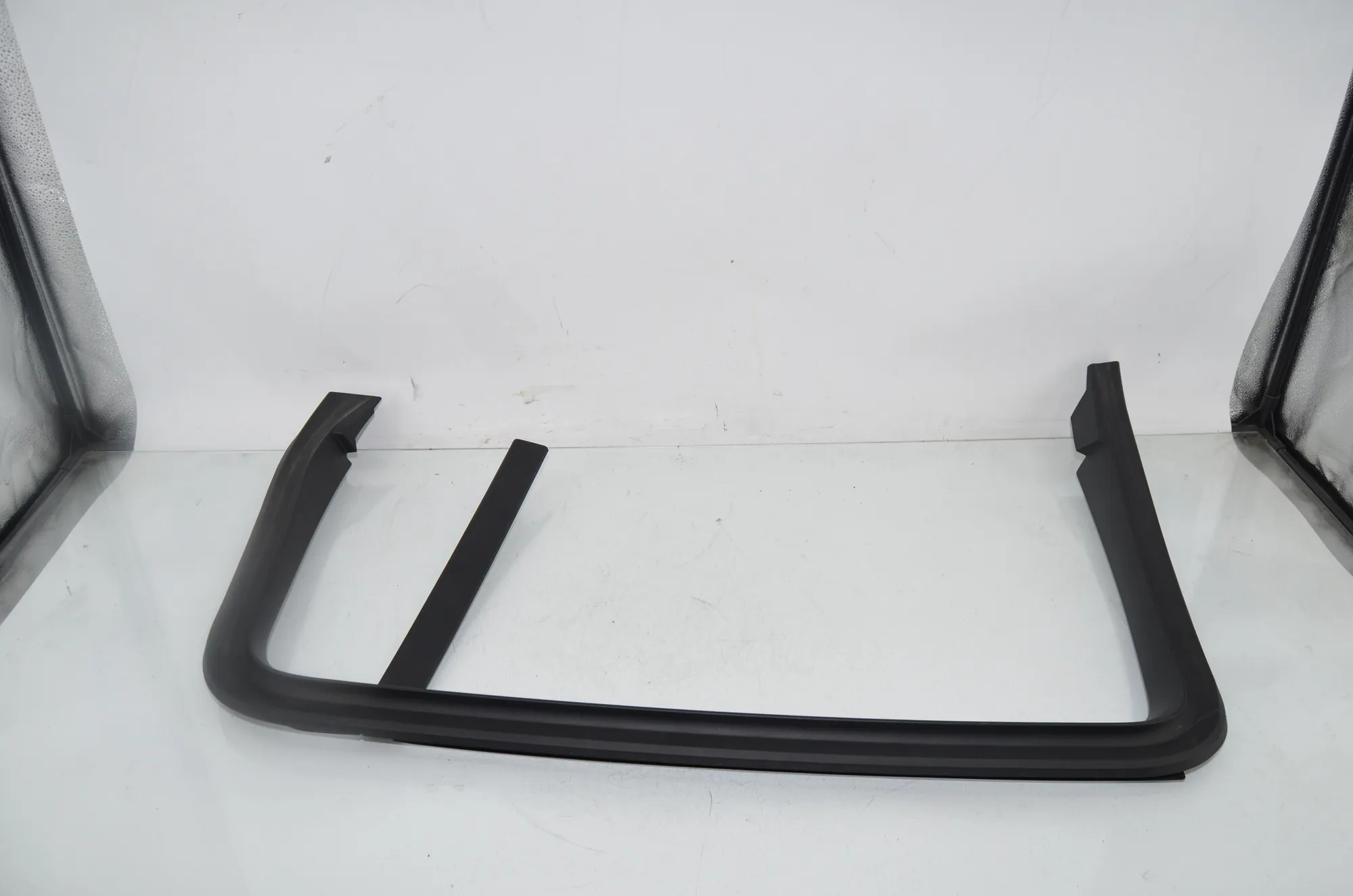 Rear Right Door Panel Trim – OEM 51427445508 · BMW X7 (G07) BMW X7 (G07) xDrive 40 i 2021 – 2