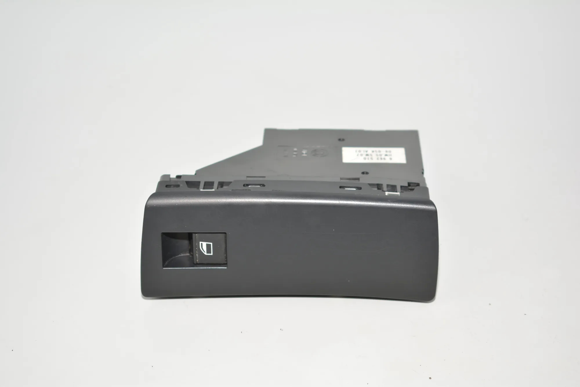 Front Left Door Window Switch – OEM 6962510 · BMW X5 (E53) 3.0 d 2005